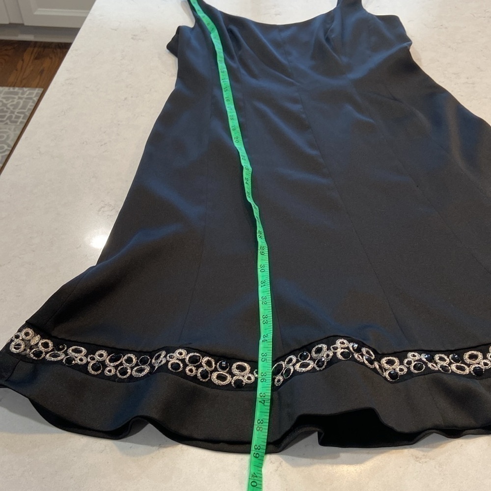Jones Wear Dress Black sleeveless Size 12 with black and silver jewels - Picture 8 of 11